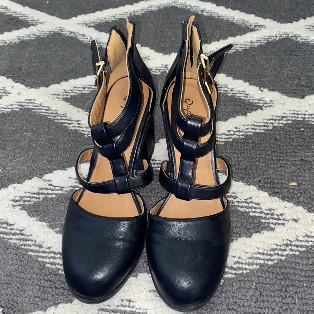Heels shoes, in good shape, worn once,